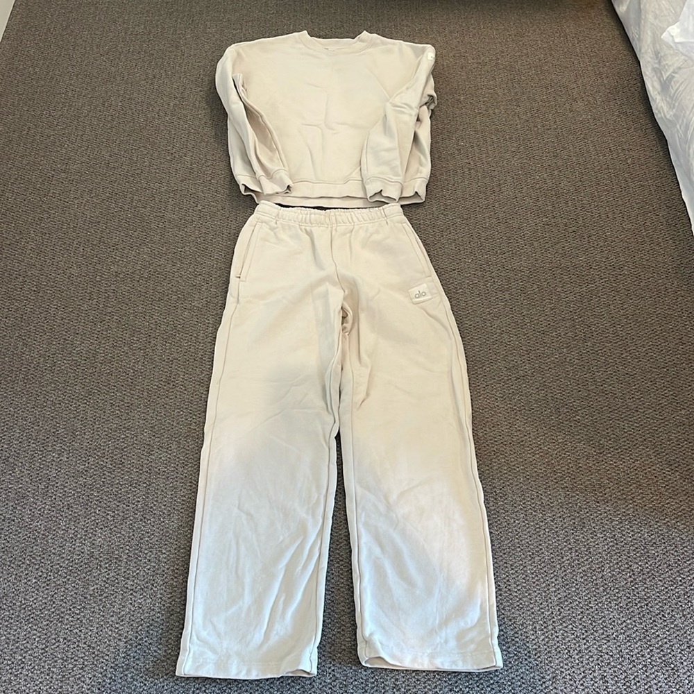 Alo Yoga Sweat Set